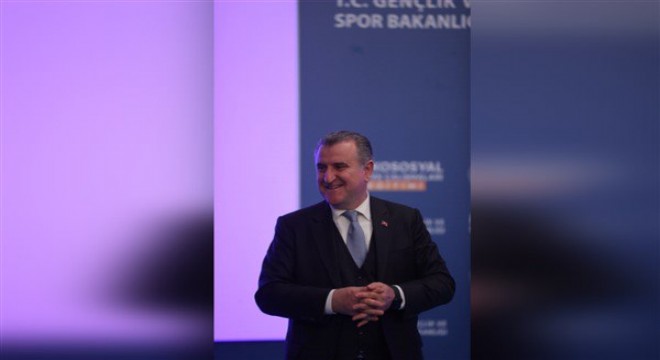 Bakan Bak, 35 yıl önce kazada hayatını kaybeden Samsunsporluları andı