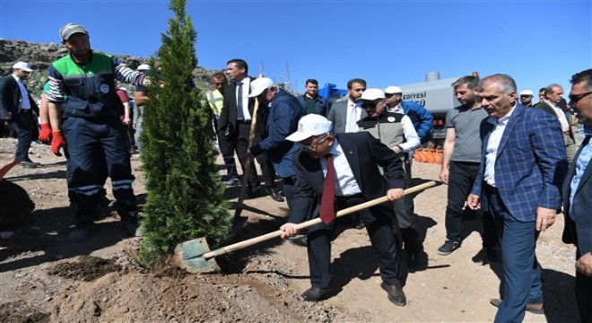 Başkan Büyükkılıç: “Fidanlar da gençlerimiz de ülkemizin geleceği”