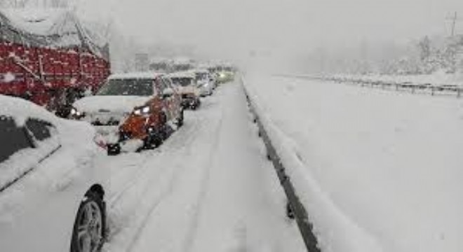 Doğu’da Kar Alarmı: Birçok İlde Ulaşım Aksadı