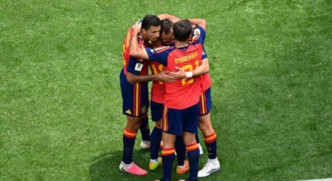 Dünya Kupası'nda İspanya Yarı Final Biletini Aldı