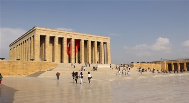 Gençlik ve Spor Bakanı Bak, Anıtkabir’de