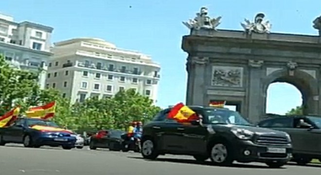 İspanya da Motorize Protesto, Caddeler Kilitlendi