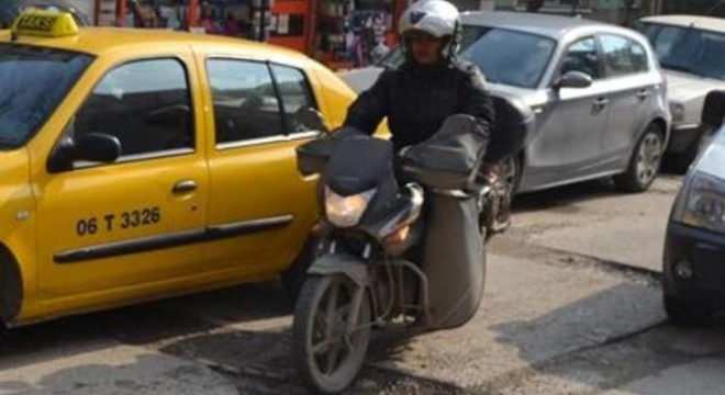 Kapatılmayan her çukur motosiklet için tuzak