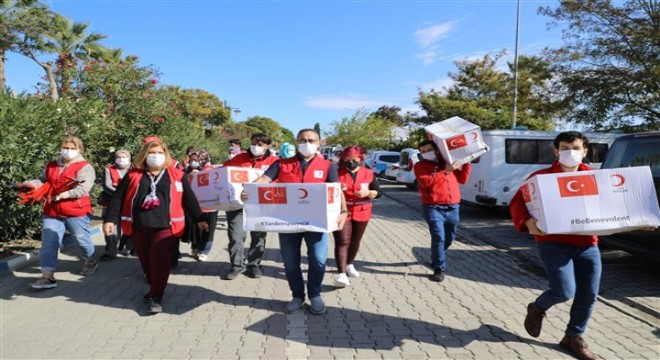 Kızılay İzmir’de yardımlarına devam ediyor