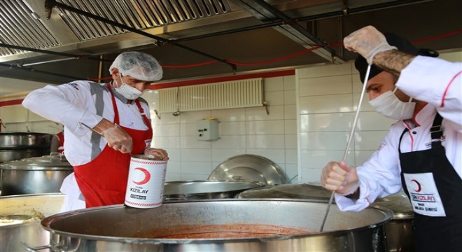 Kızılay Ramazan’da kendi hedeflerini geçmeye çalışıyor