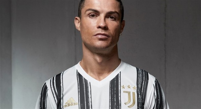 Şampiyonun yeni formasını Ronaldo ve Dybala tanıttı