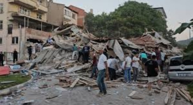 Sındırgı Depreminde 831 Yapı Kullanılamaz Hale Geldi
